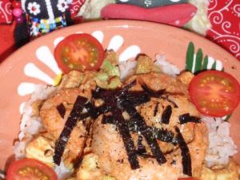 胡麻風味の海老カド丼